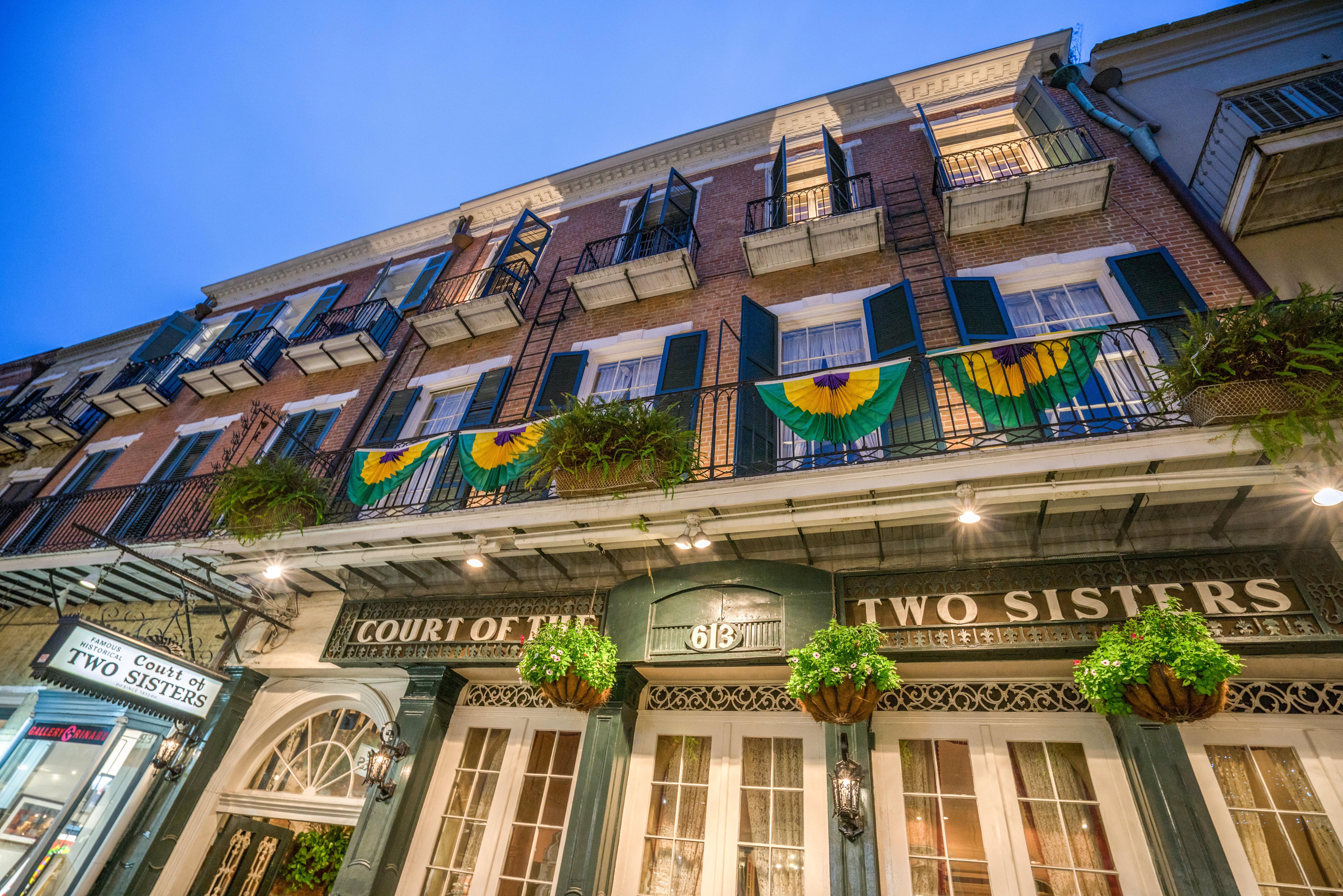 Astor Crowne Plaza- Corner Of Bourbon Street Hotel New Orleans Exterior photo